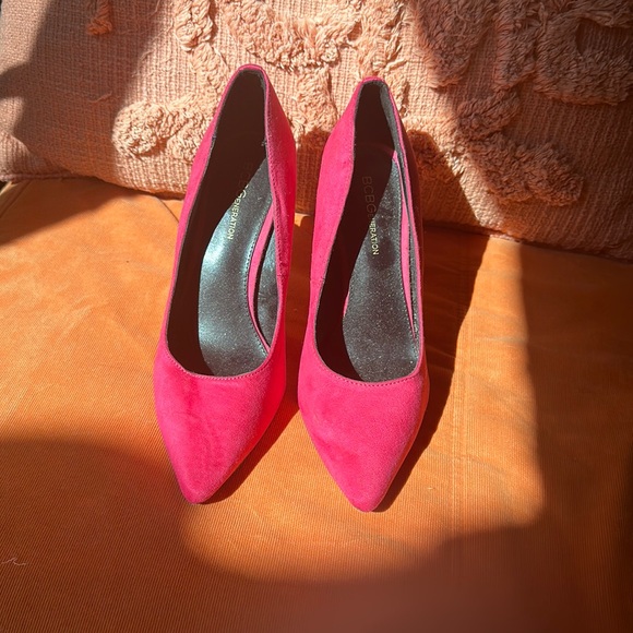 Hot pink BCBG heels - Picture 1 of 5